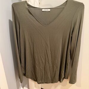 Mod Ref Olive V-Neck Long Sleeve Top